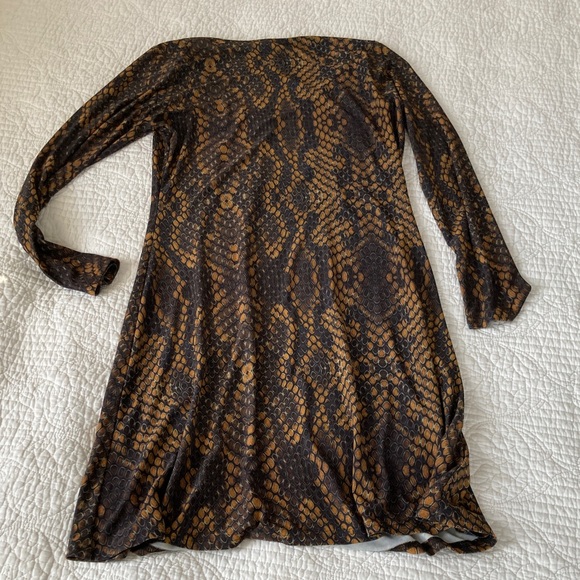 V-Neck Long Sleeve Snake-Print Dress in Brown and Black, medium - Picture 7 of 8